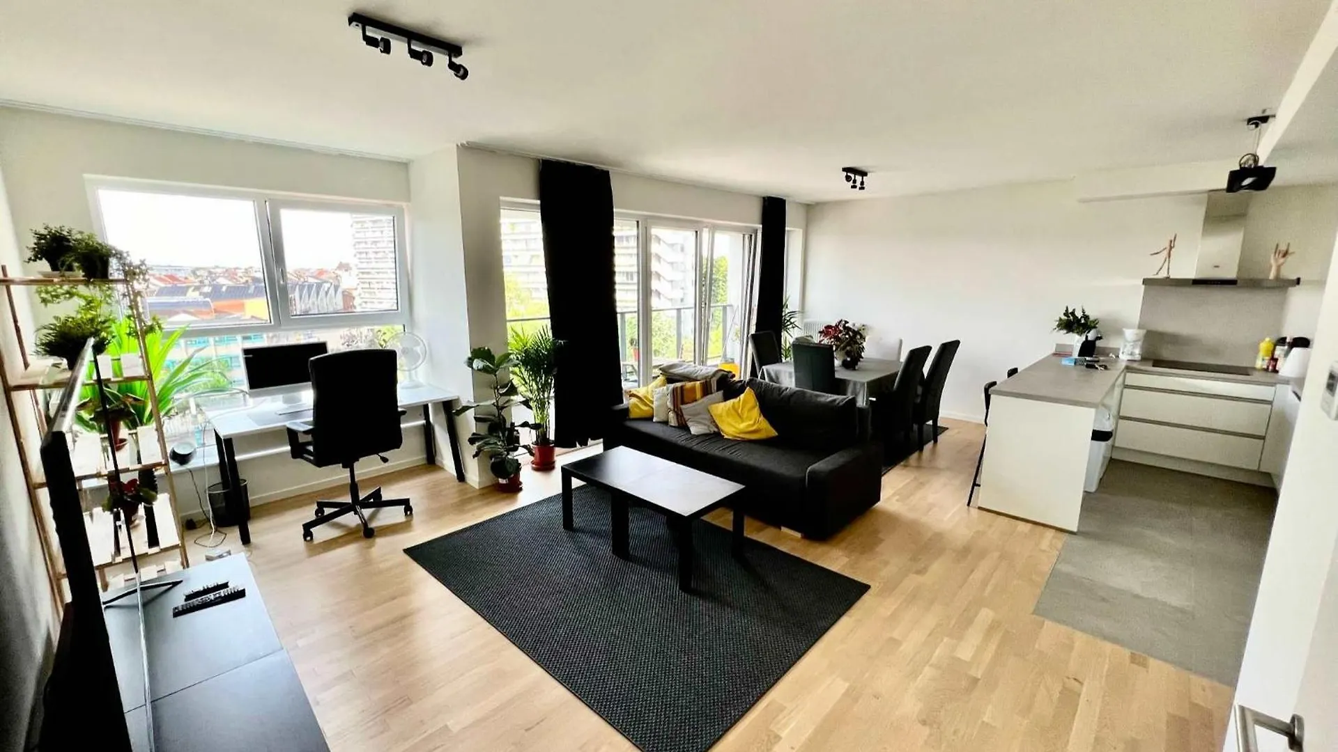 Nice Accommodation Close To Atomium location