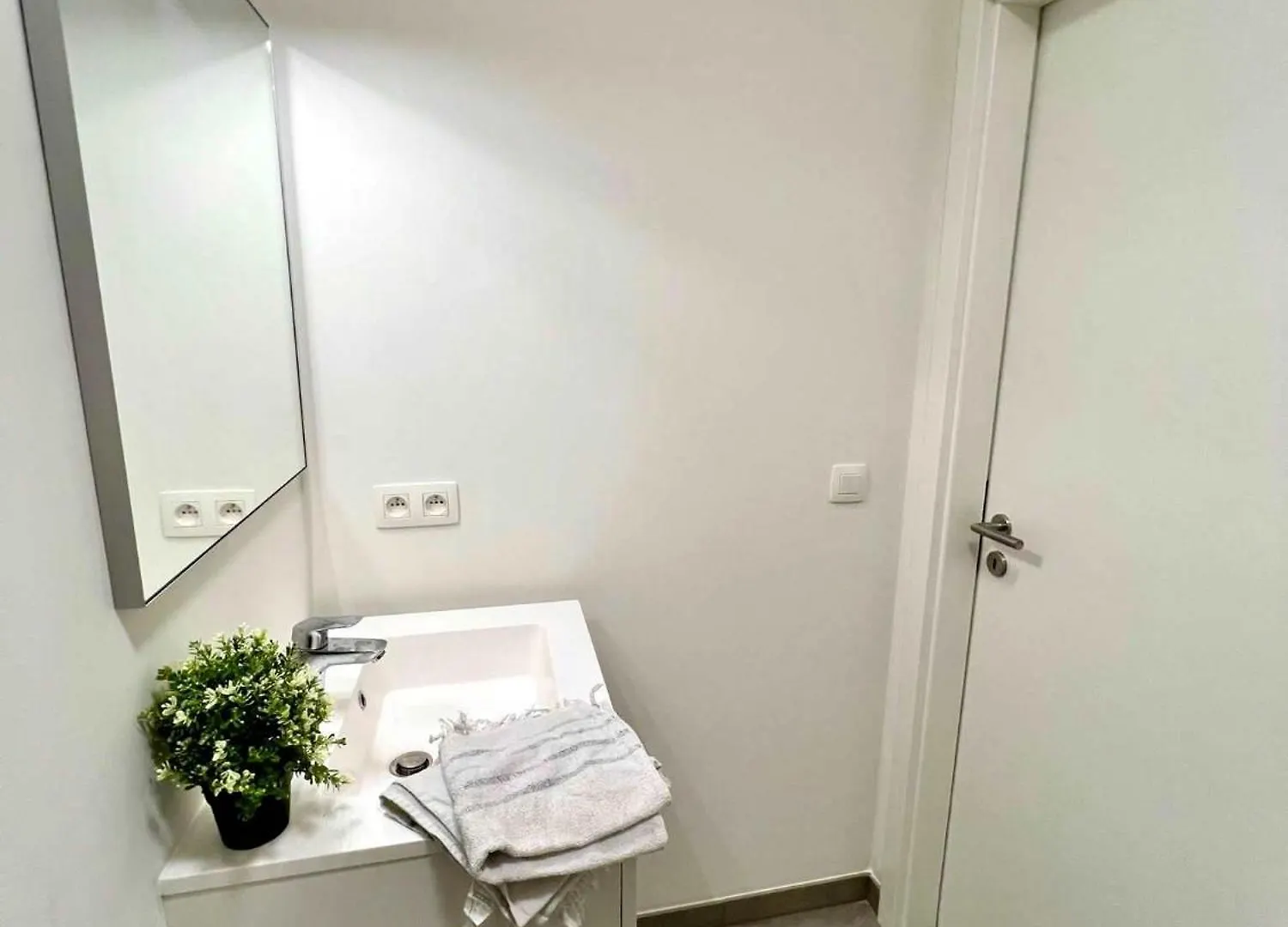 Apartment Nice Accommodation Close To Atomium Brussels